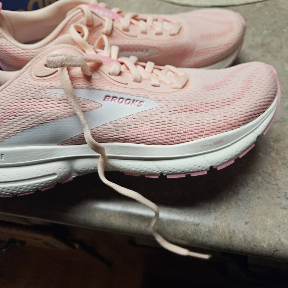 Brooks Women's Athletic Shoes in Soft Pink
